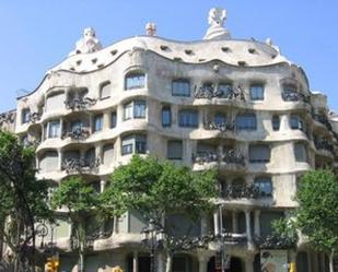 Vista exterior de Edifici en venda en  Barcelona Capital