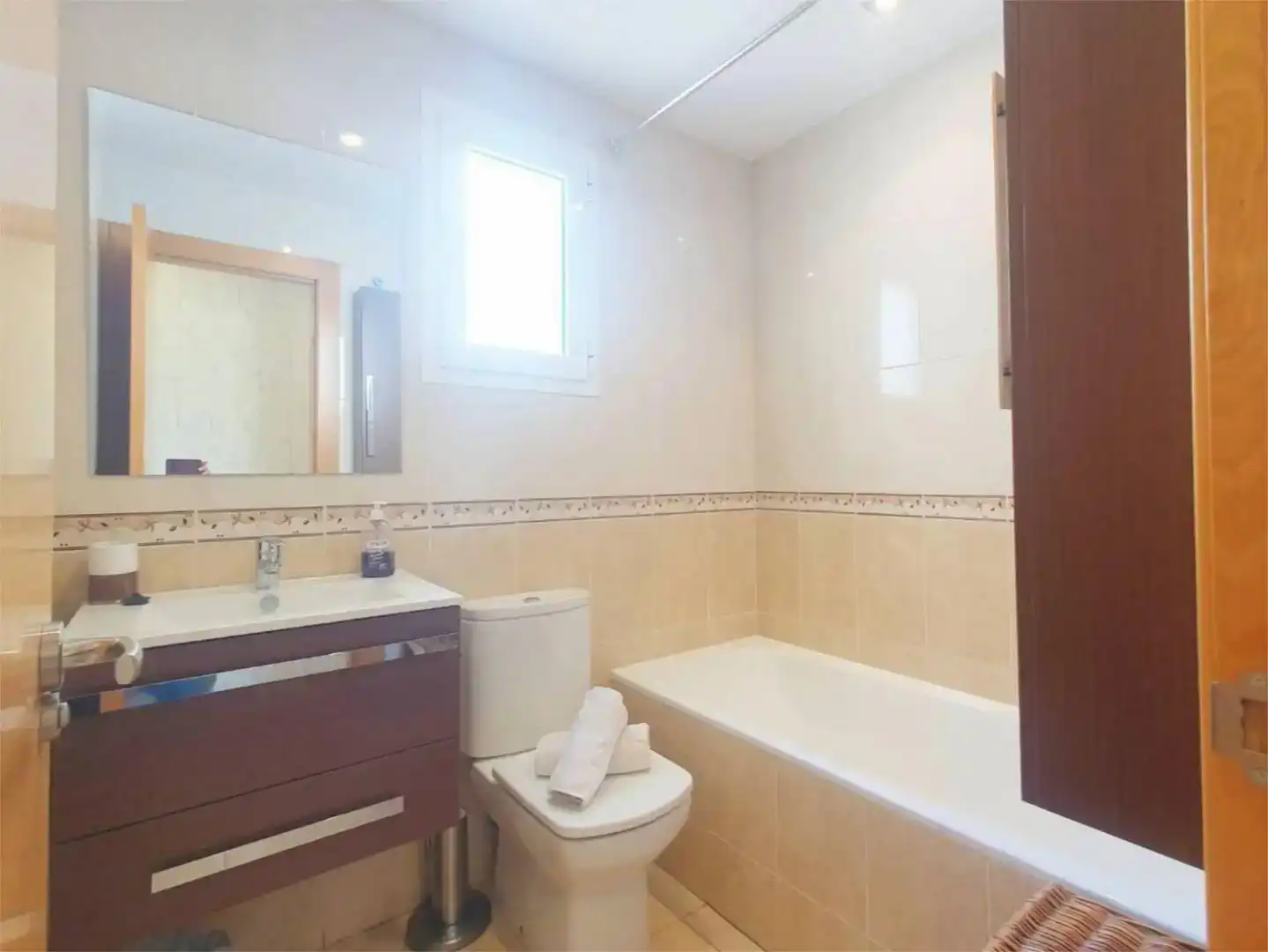 Baño de Piso en venta en Roquetas de Mar con Amueblado