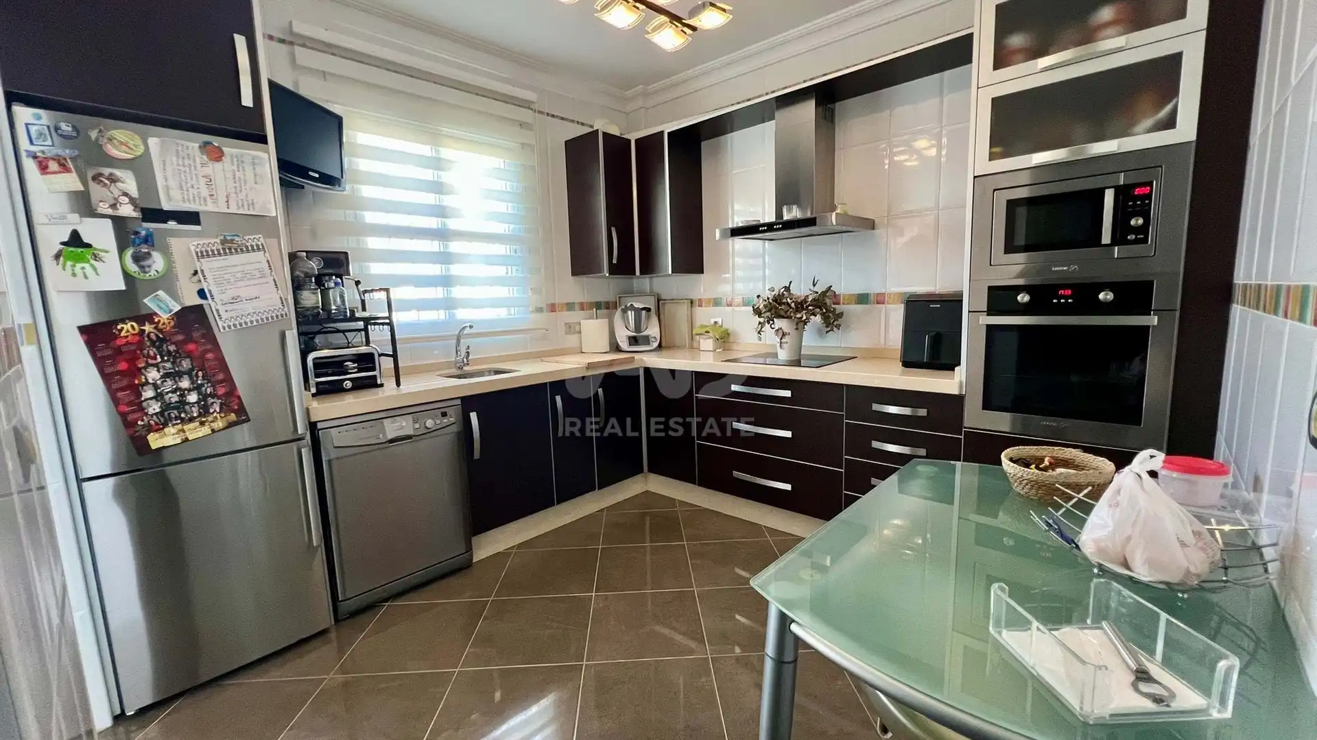 Küche von Dachboden zum Verkauf in Lepe mit Klimaanlage und Heizung