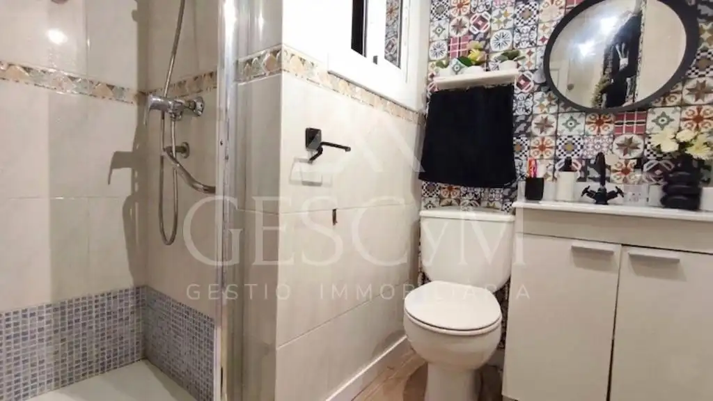 Bathroom of Flat for sale in Sant Joan Despí  with Parquet flooring