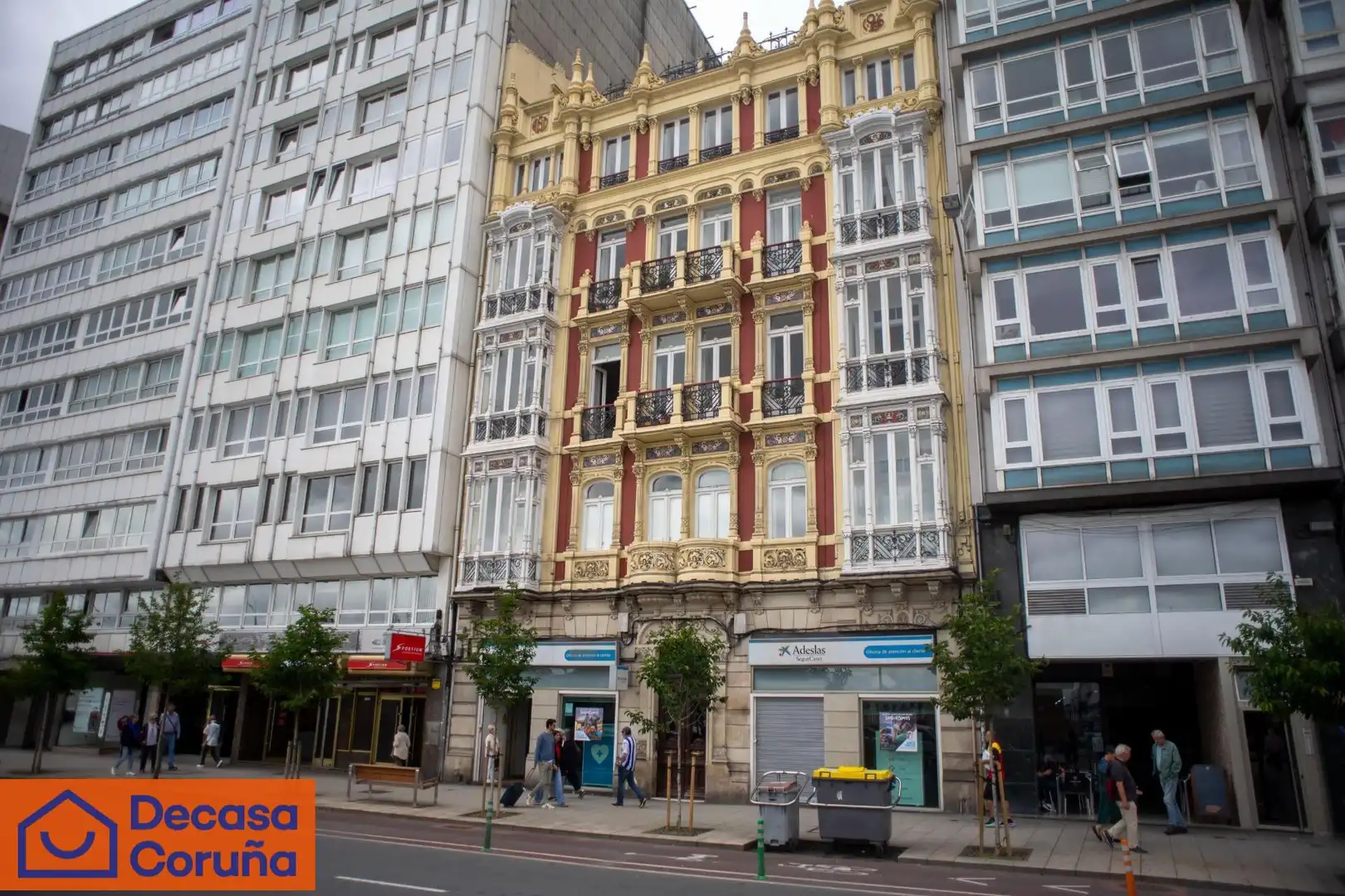 Außenansicht von Wohnung zum Verkauf in A Coruña Capital  mit Abstellraum und Alarm