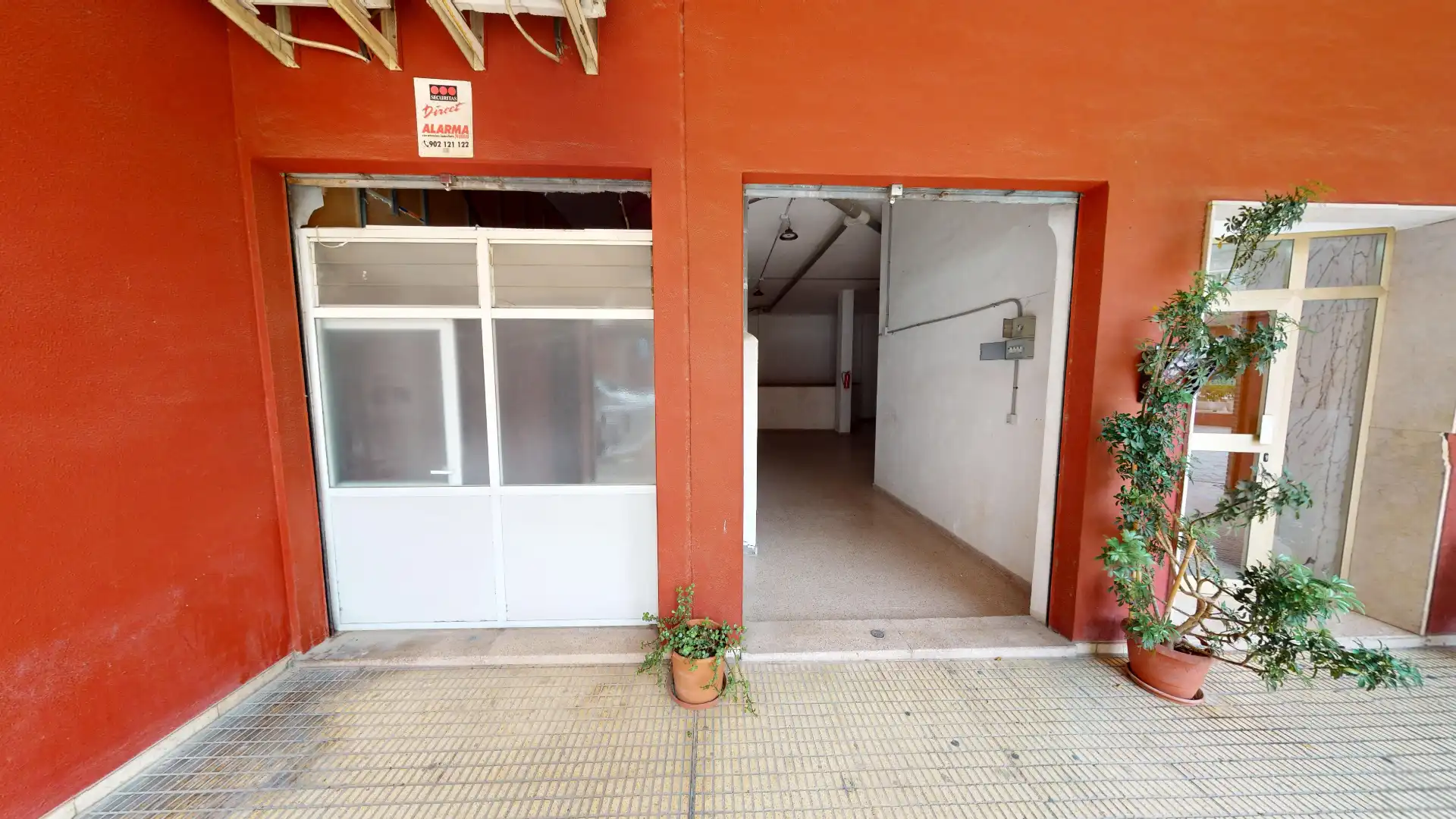 Commercial properties for sale in Alicante / Alacant  with Air Conditioner