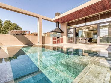 Chalet con piscina en venta en Carrer Vila-Sacra