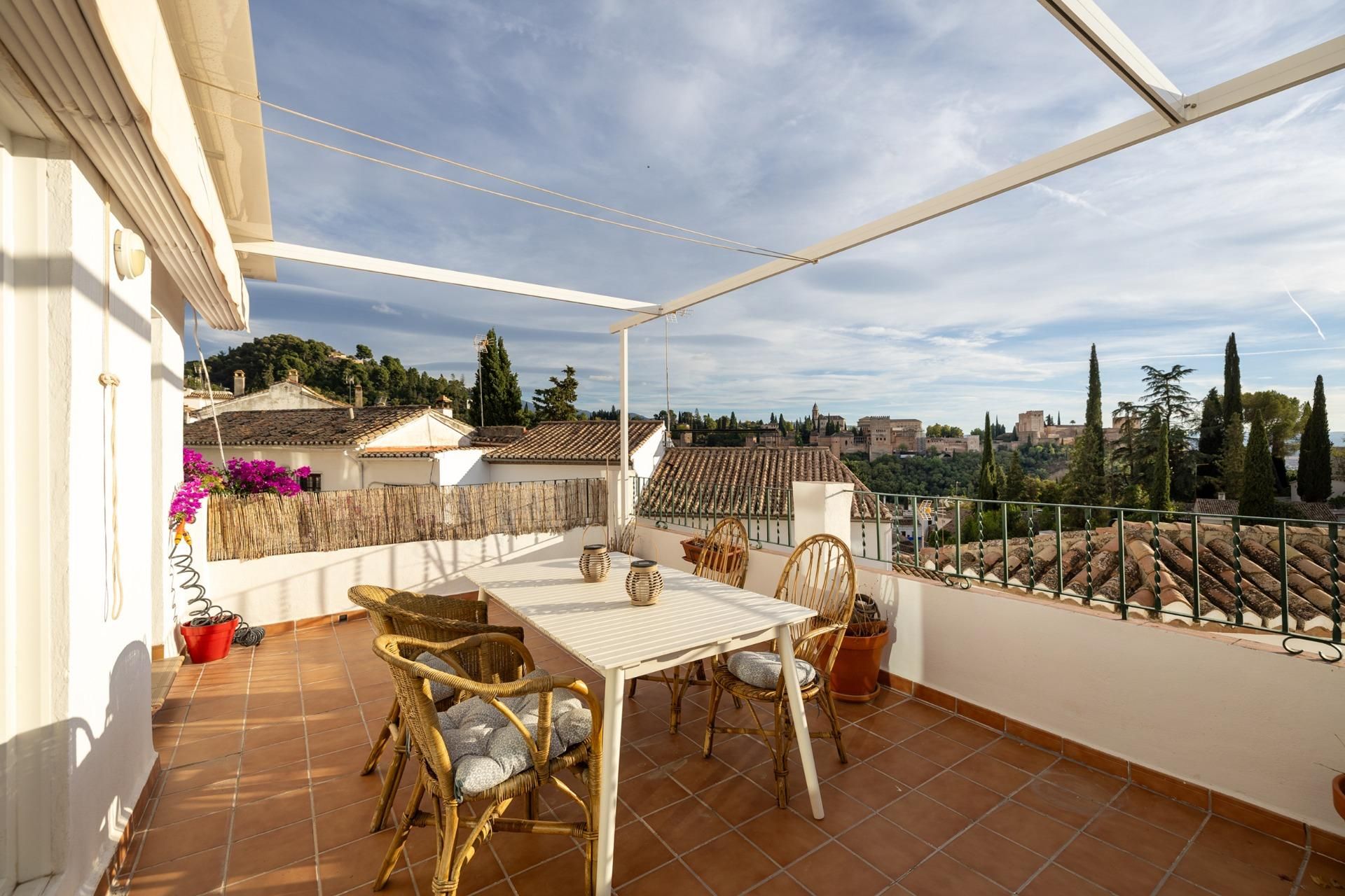 Vista exterior de Casa adosada en venta en  Granada Capital con Terraza