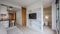 Living room of Flat to rent in  Madrid Capital  with Air Conditioner, Heating and Parquet flooring