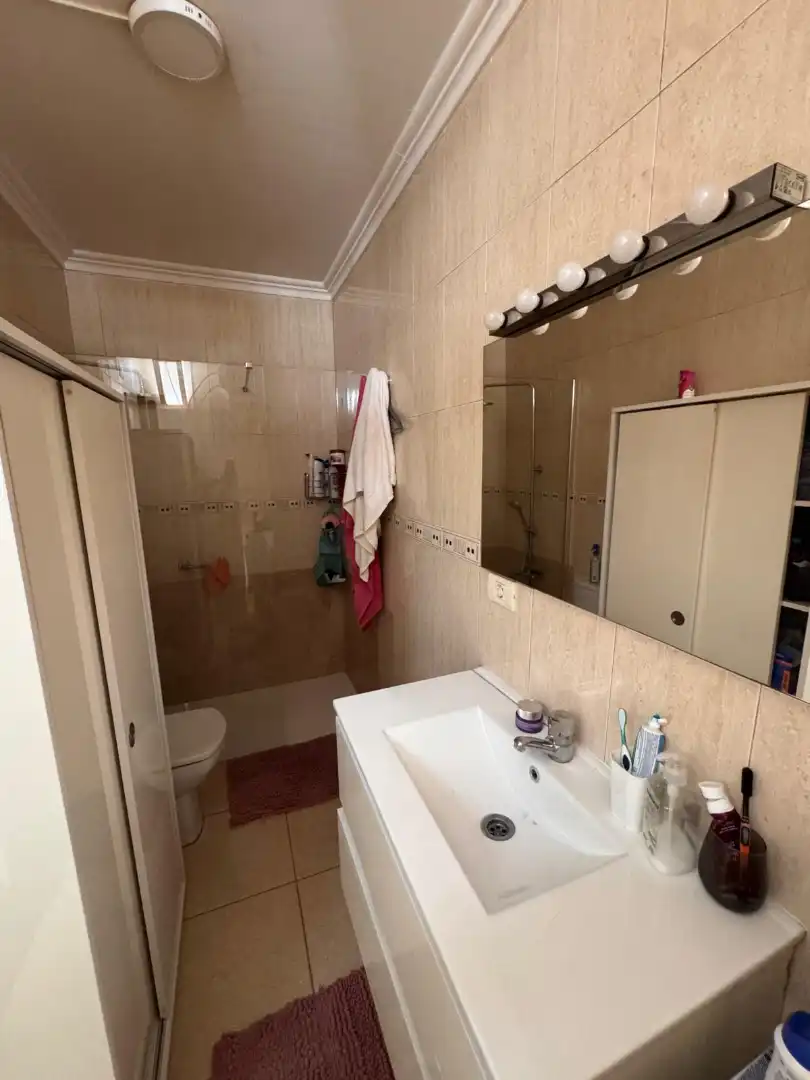 Baño de Apartamento en venta en Arona con Terraza, Amueblado y Horno