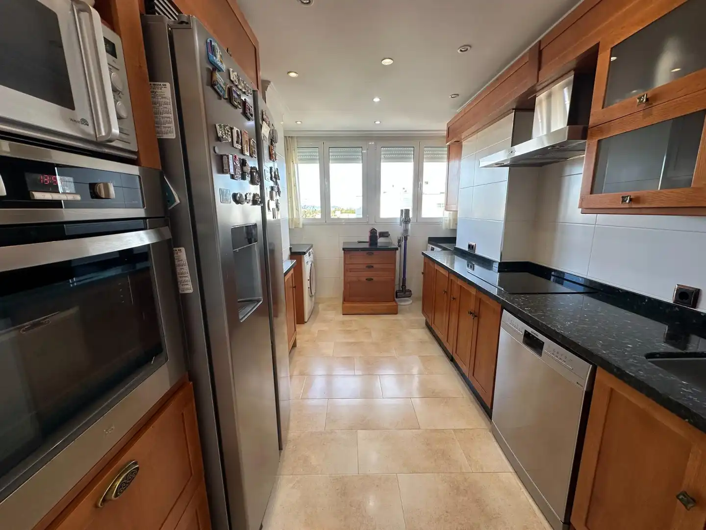 Küche von Wohnung zum Verkauf in El Puerto de Santa María mit Klimaanlage, Privatgarten und Möbliert