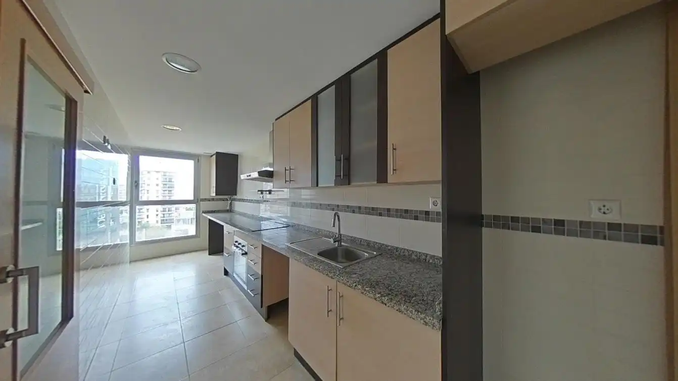 Cocina de Piso en venta en Alicante / Alacant con Aire acondicionado, Calefacción y Piscina