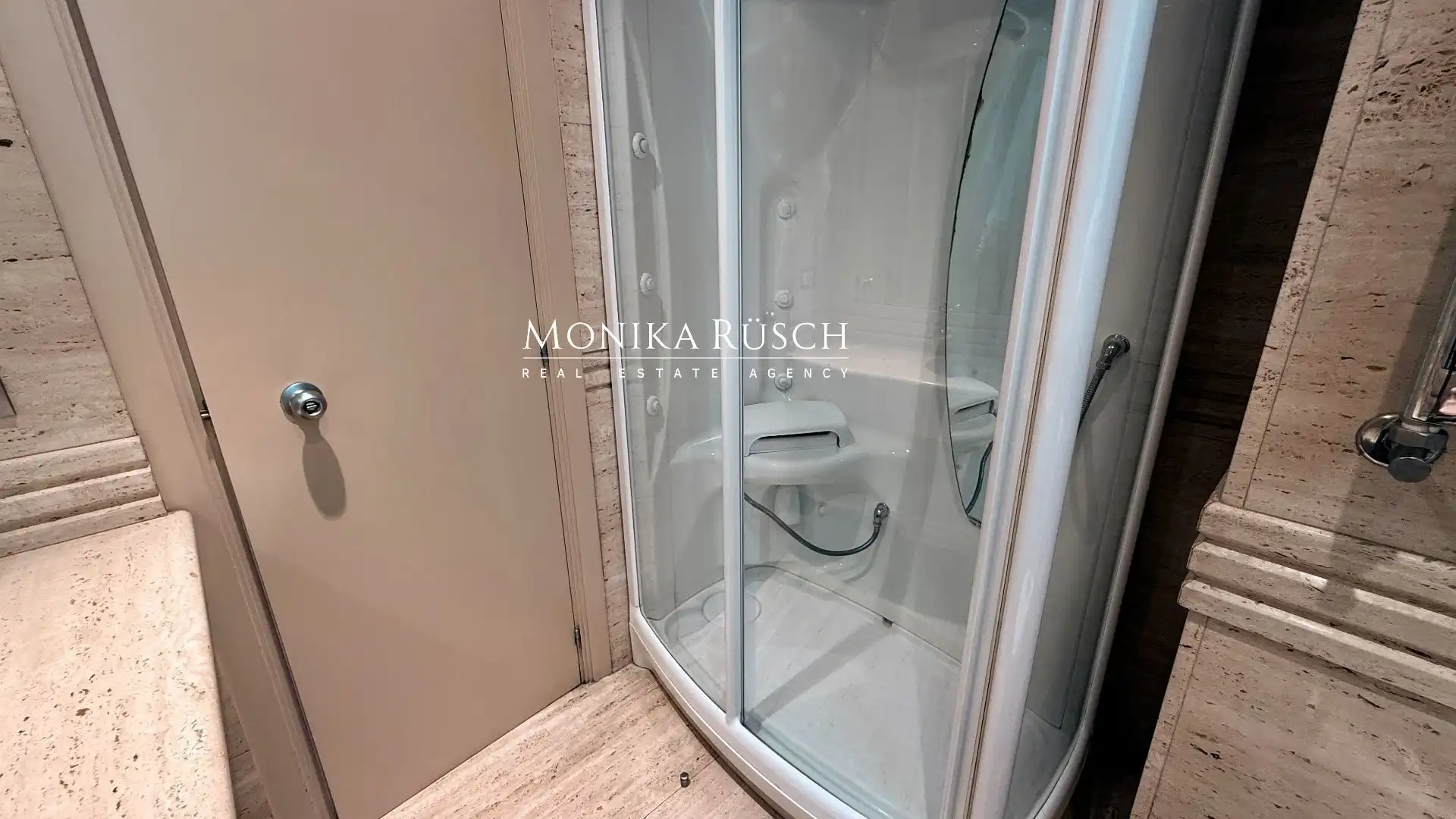 Baño de Piso en venta en Barcelona con Calefacción, Terraza y Trastero
