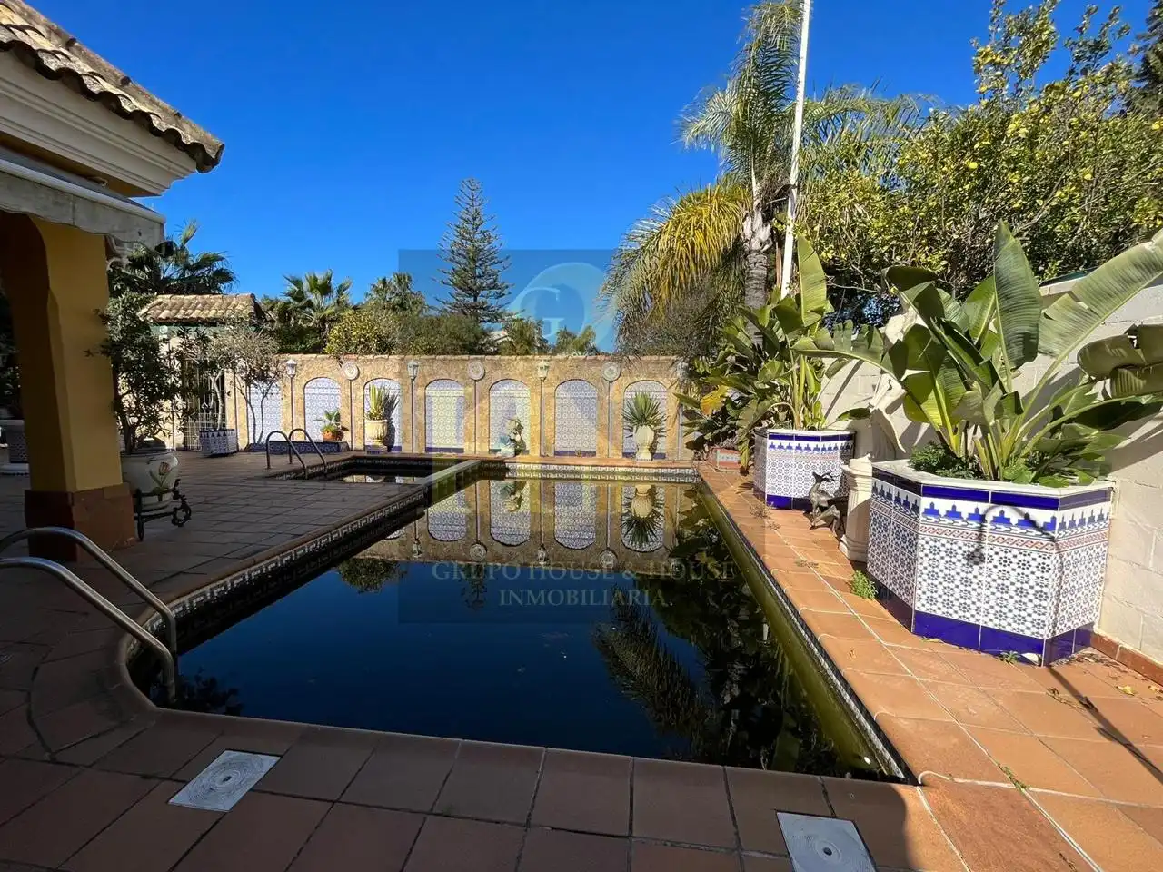 Exterior view of Houses for sale in Sanlúcar de Barrameda  with Air Conditioner, Private garden and Terrace