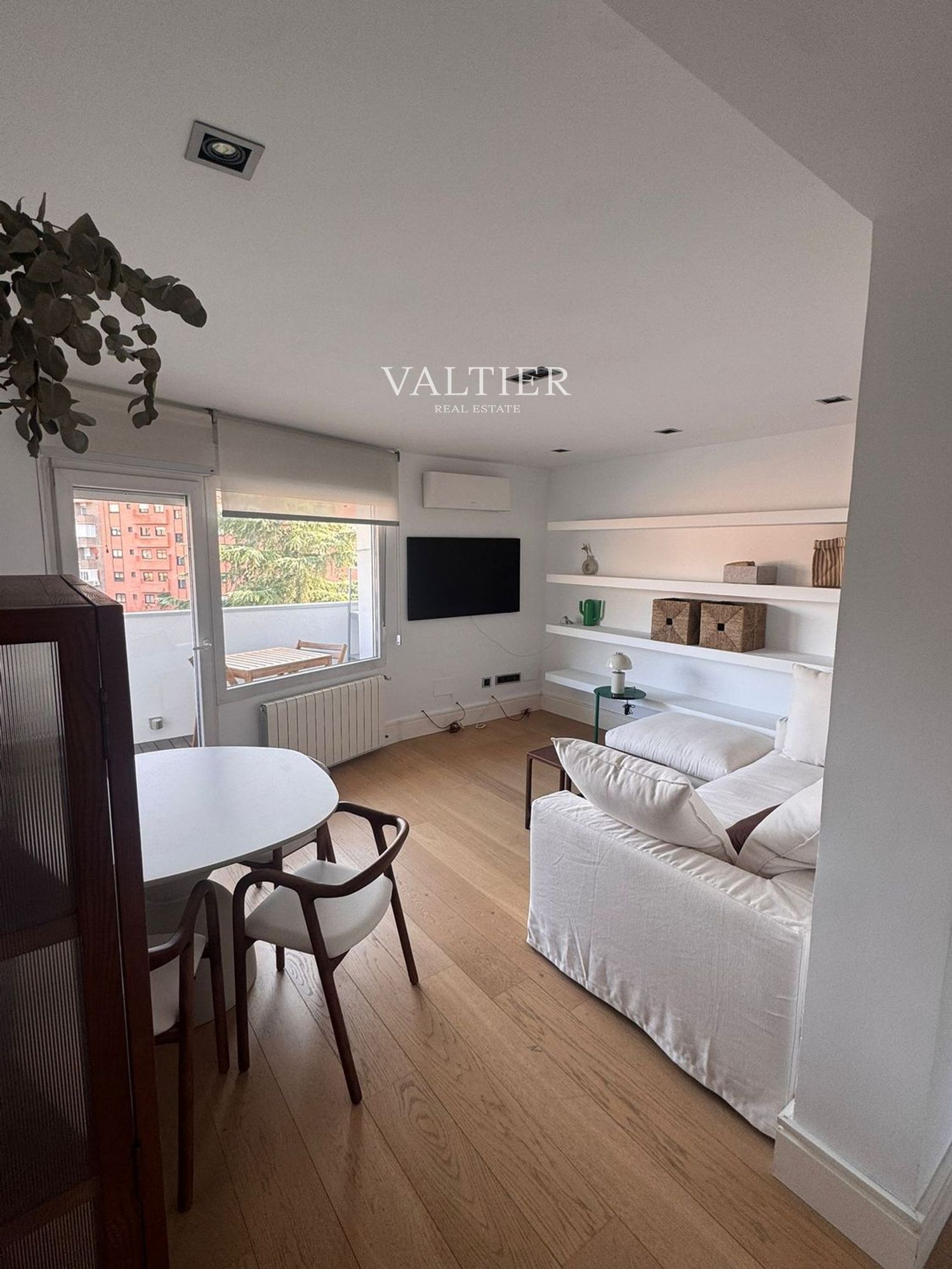 Bedroom of Flat for rent in  Madrid Capital  with Terrace and Furnished