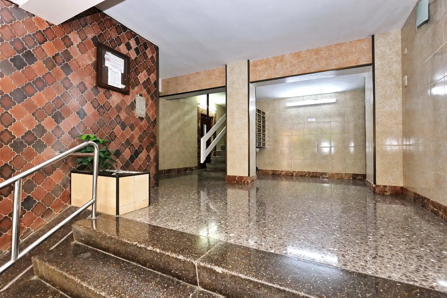 Piso en venta en Barcelona con Calefacción, Horno y Balcón
