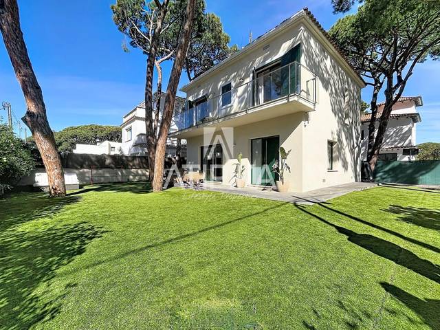 Casa-chalet en Alquiler en La Pineda