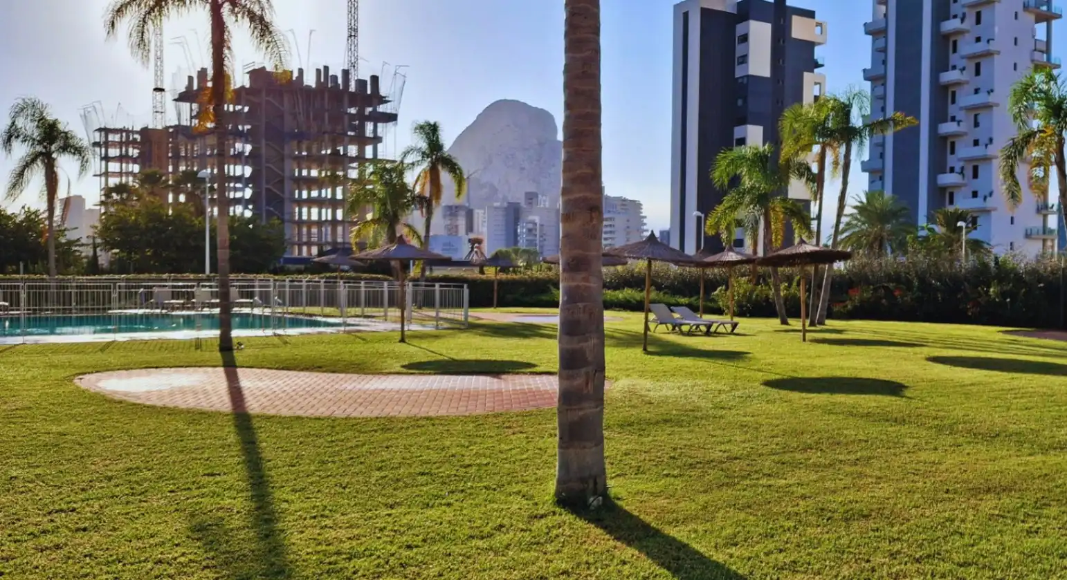 Vista exterior de Apartamento en venta en Calpe / Calp con Aire acondicionado, Jardín privado y Terraza