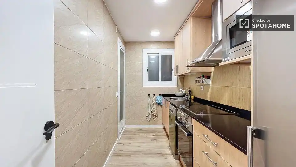 Flat with terrace to rent in Sant Martí, imagen 6