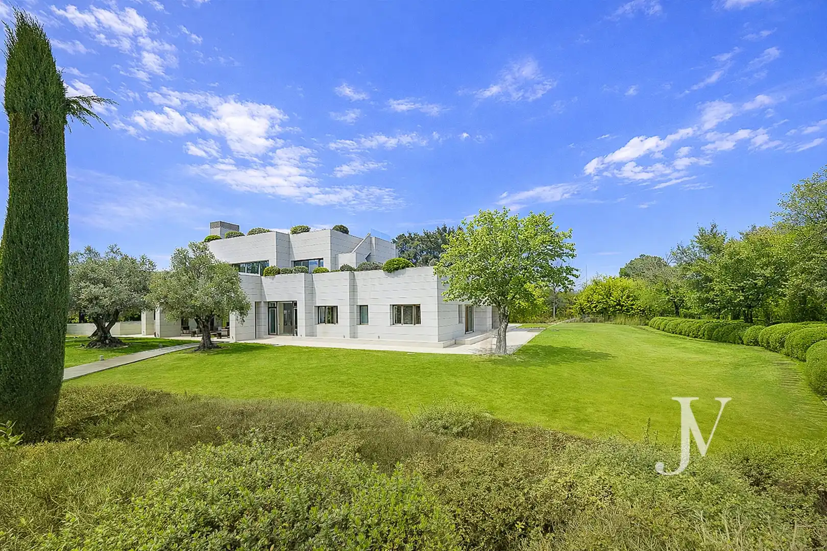 Vista exterior de Casa o xalet en venda en Pozuelo de Alarcón amb Aire condicionat, Calefacció i Jardí privat