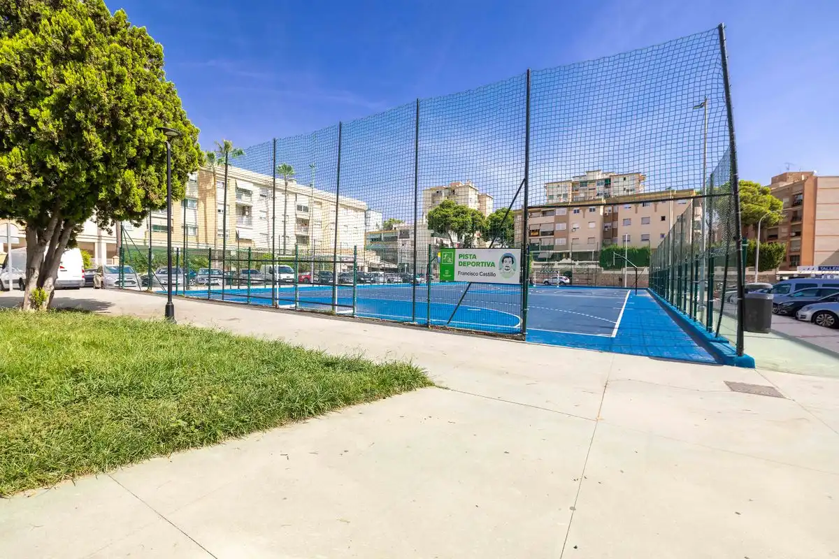 Vista exterior de Planta baja en venta en Torremolinos con Aire acondicionado, Calefacción y Jardín privado