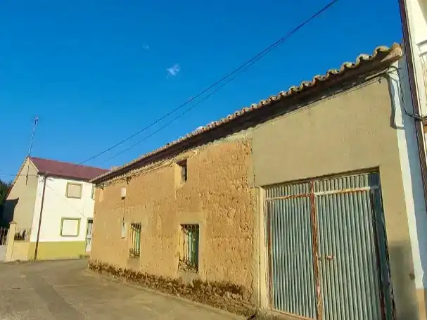 Vista exterior de Casa o xalet en venda en Pueblica de Valverde amb Balcó