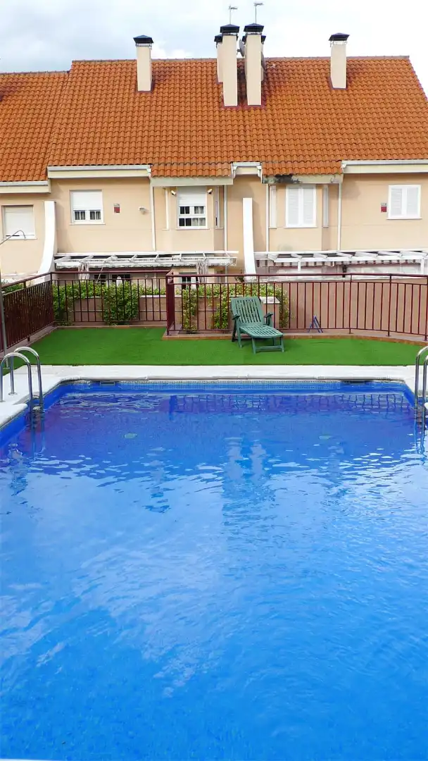 Adossat amb piscina de lloguer a Calle Manuel Roses, imagen 29