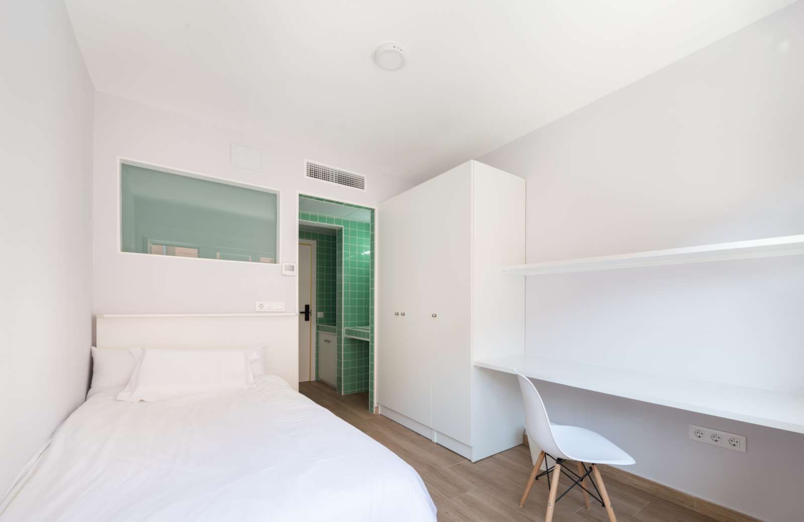 Flat for share in Centro