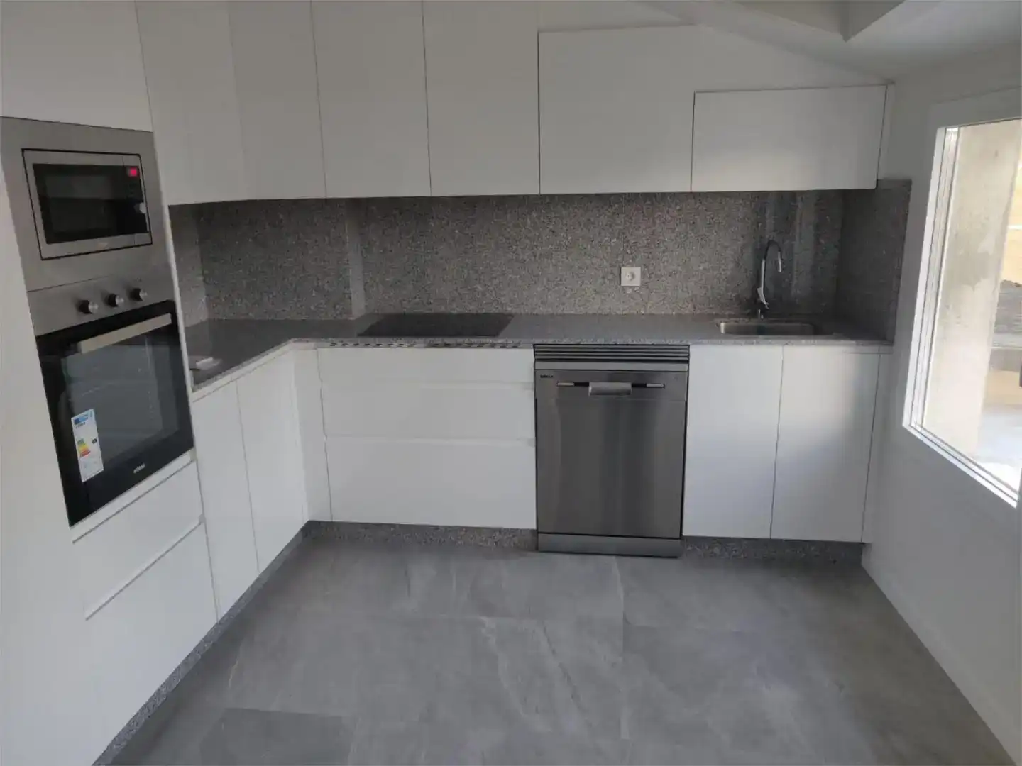 Kitchen of Flat for rent in Recatelo - O Carme