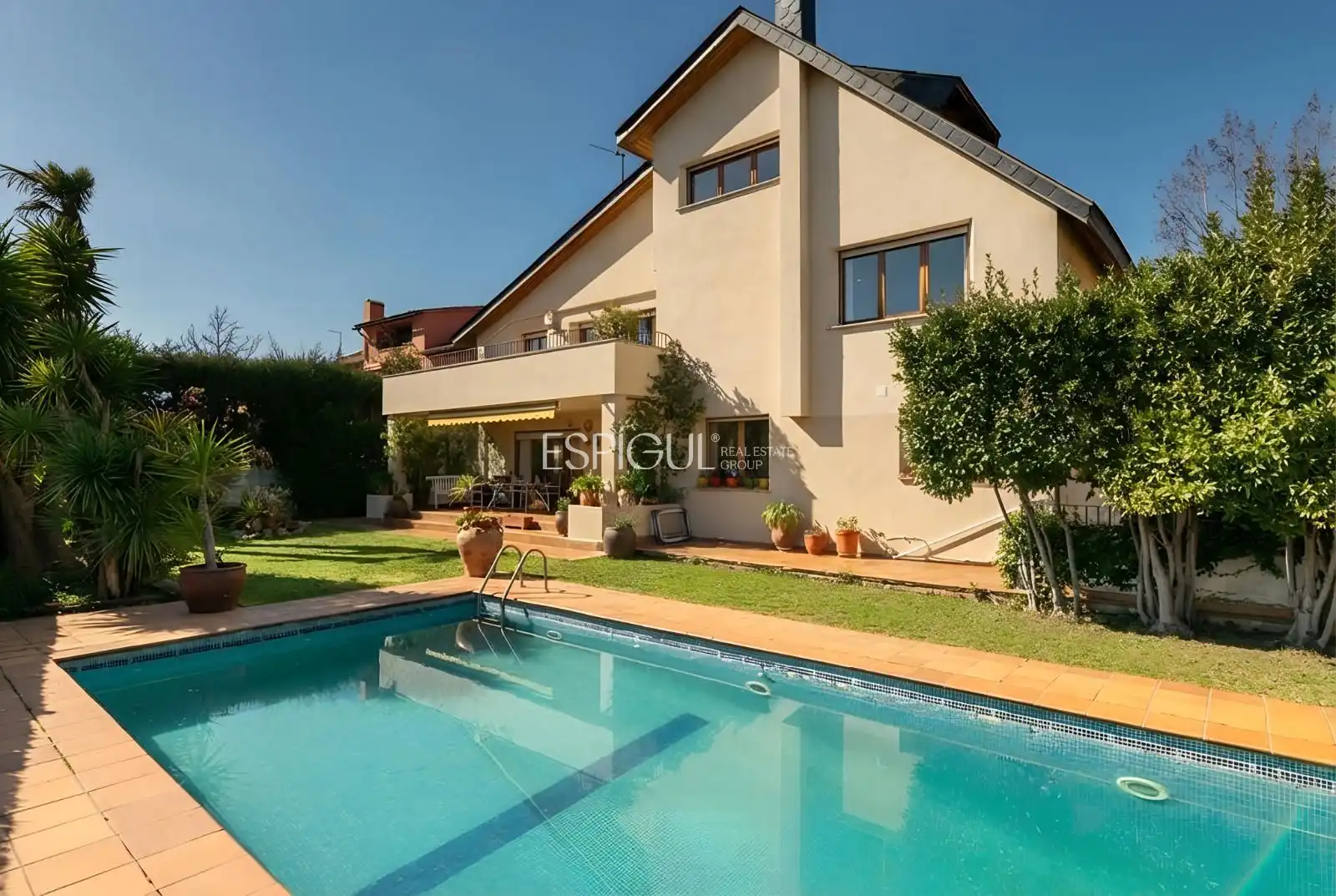 Exterior view of Houses for sale in Sant Cugat del Vallès  with Air Conditioner, Heating and Parquet flooring