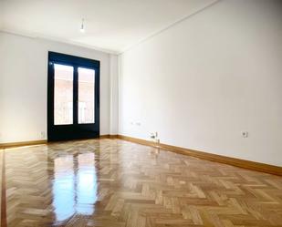 Flat to rent in  Madrid Capital  with Air Conditioner, Heating and Parquet flooring