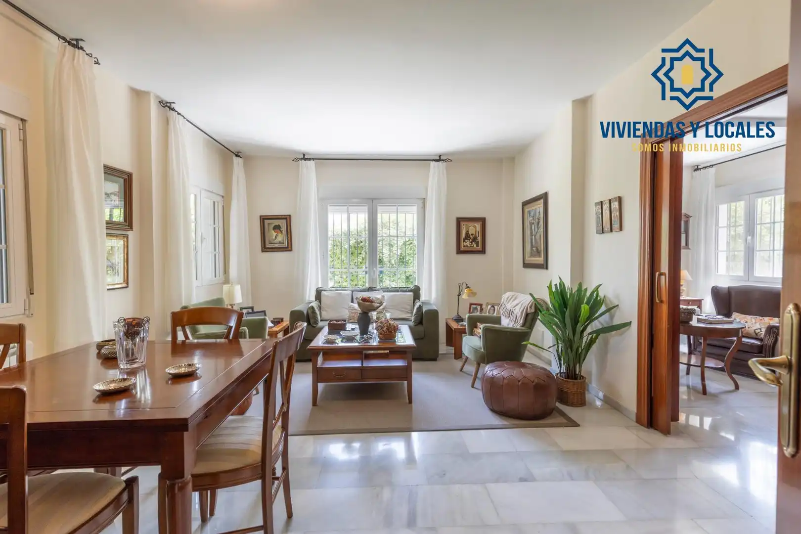 Sala de estar de Casa o chalet en venta en La Zubia con Aire acondicionado, Calefacción y Jardín privado