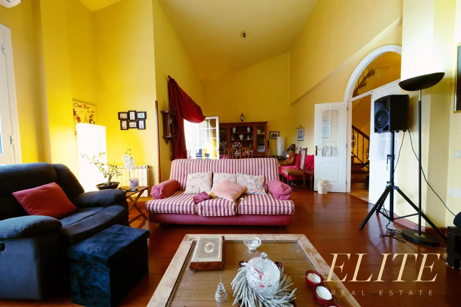 Sala d'estar de Casa o xalet en venda en Santa Brígida amb Aire condicionat, Jardí privat i Terrassa