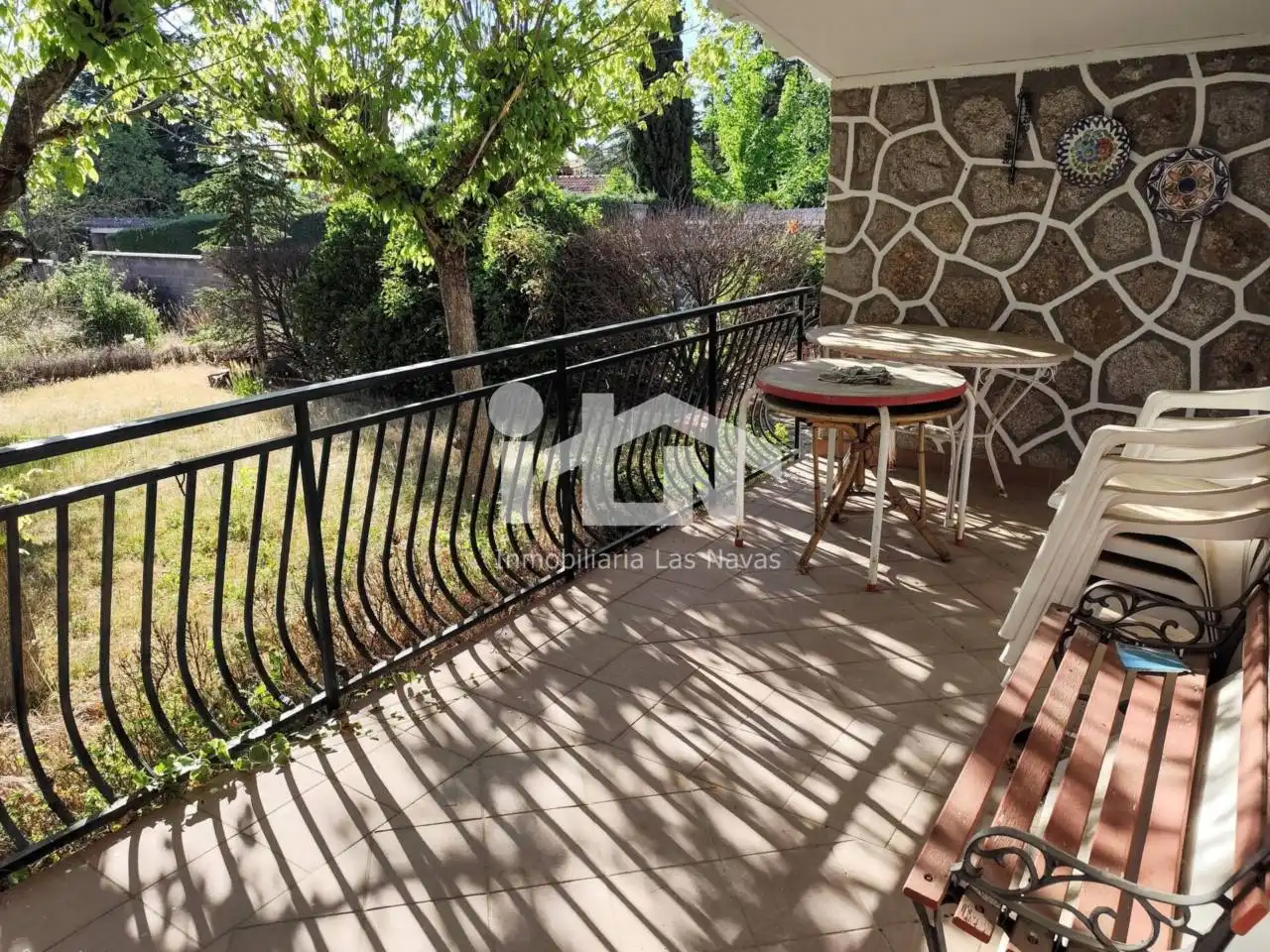 Terraza de Casa o chalet en venta en Navalperal de Pinares con Calefacción, Jardín privado y Terraza