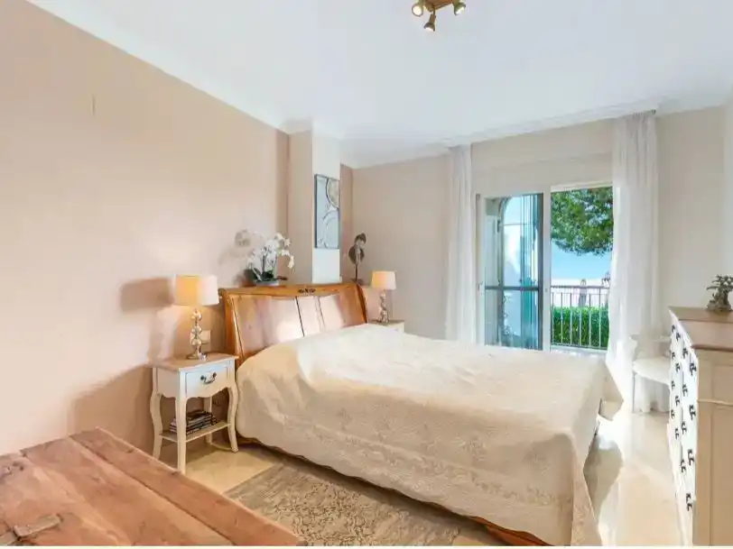 Dormitori de Apartament en venda en Ojén amb Aire condicionat, Piscina i Balcó
