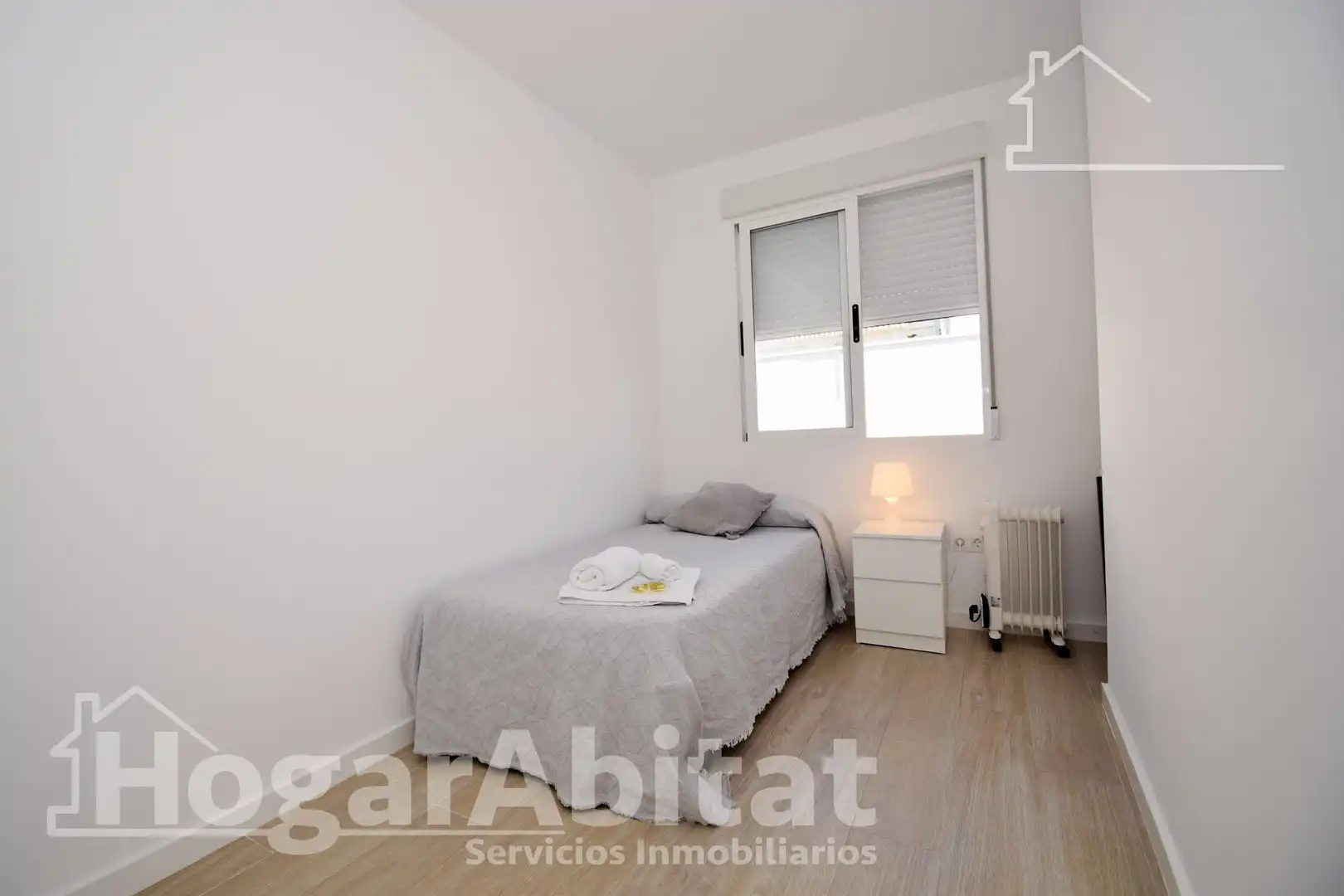Schlafzimmer von Dachboden zum Verkauf in Burriana / Borriana mit Klimaanlage, Heizung und Terrasse