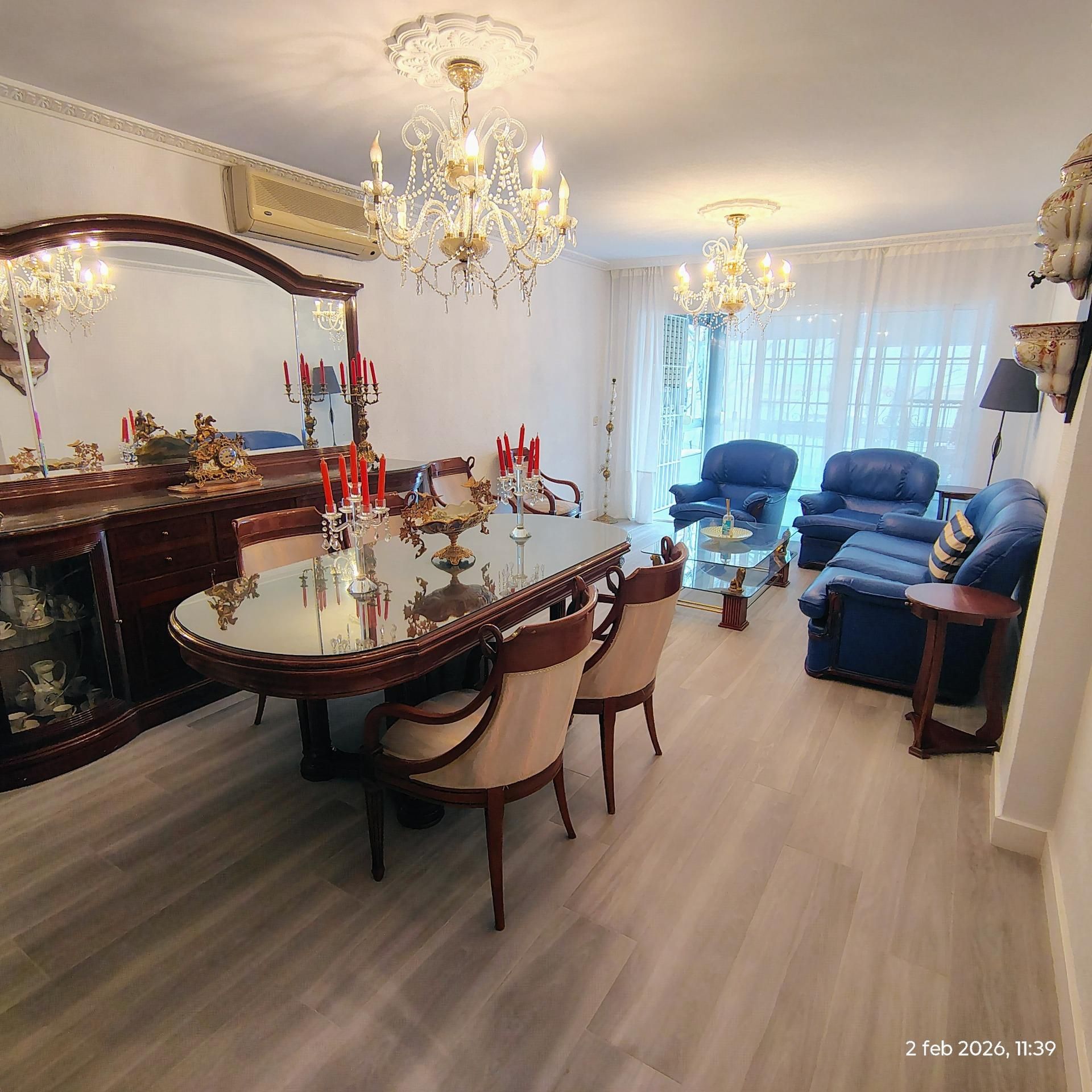 Menjador de Pis de lloguer en  Sevilla Capital amb Aire condicionat i Moblat