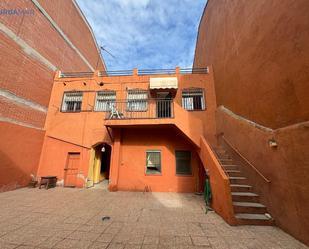 Vista exterior de Casa o xalet de lloguer en Leganés amb Calefacció