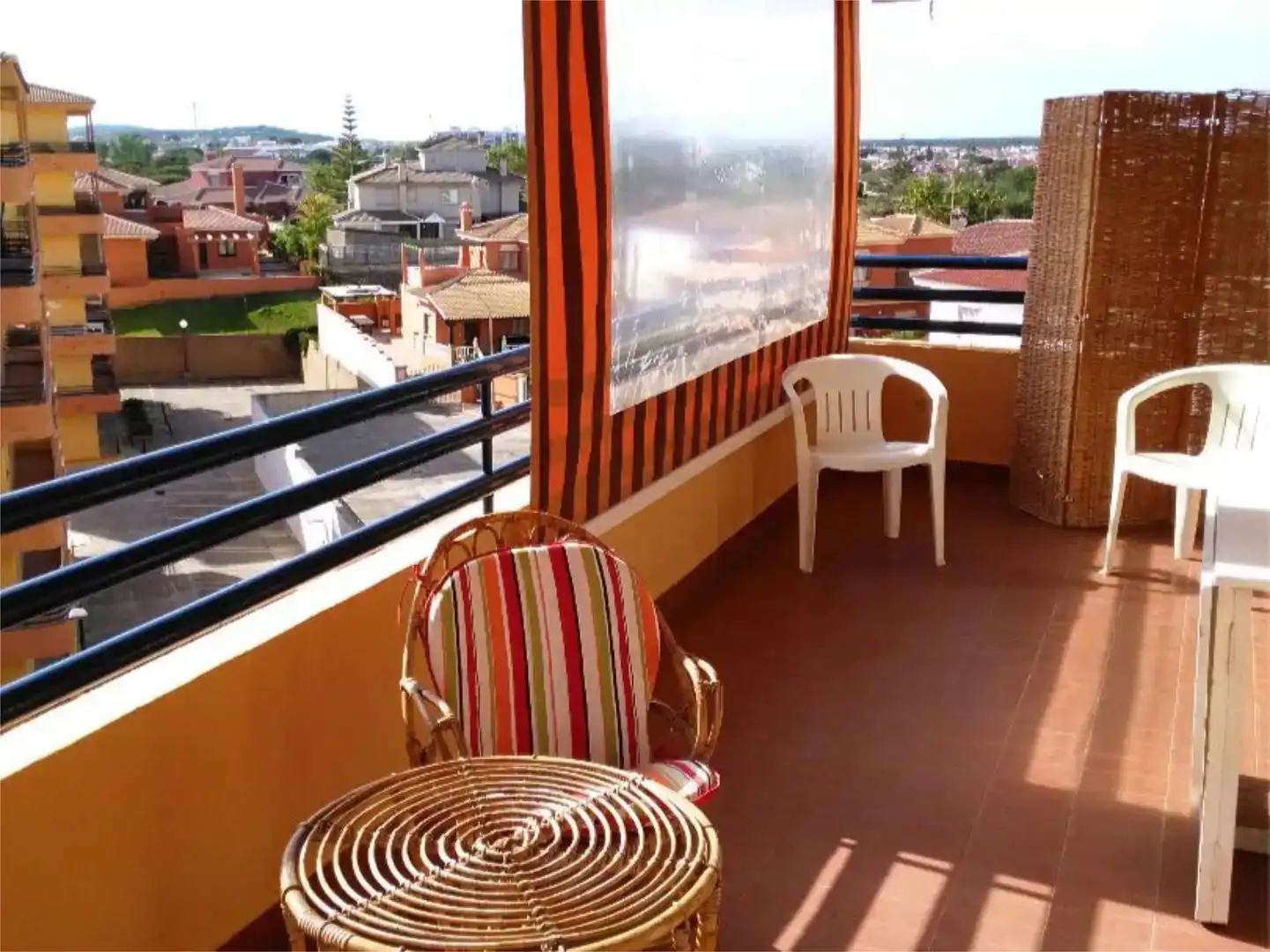 Terrassa de Pis de lloguer en Almonte amb Jardí privat, Piscina i Moblat