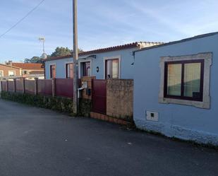 Vista exterior de Casa o xalet en venda en Boiro amb Piscina