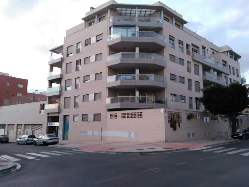 Vista exterior de Planta baja en venta en Almería con Aire acondicionado, Terraza y Trastero