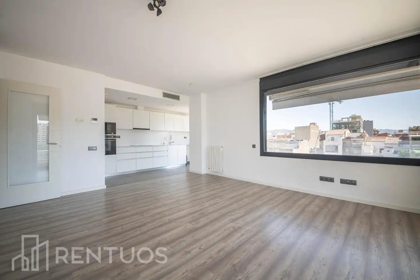 Living room of Flat for rent in Badalona  with Air Conditioner, Heating and Parquet flooring