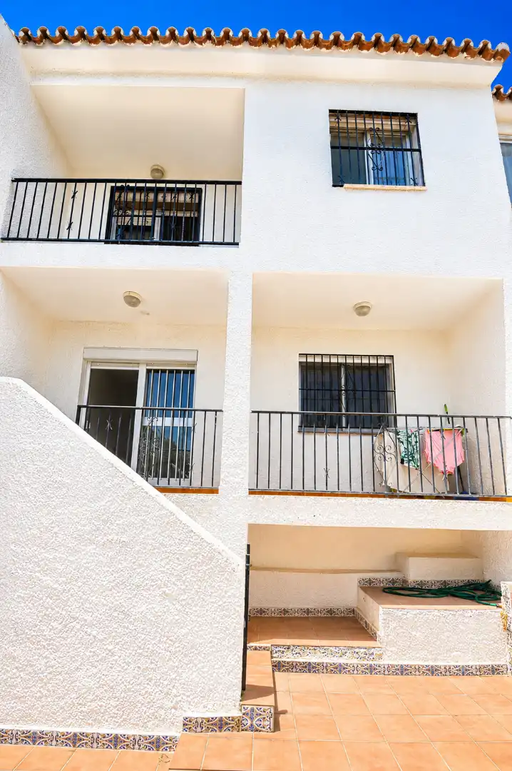Vista exterior de Casa o chalet en venta en Benalmádena con Terraza y Balcón