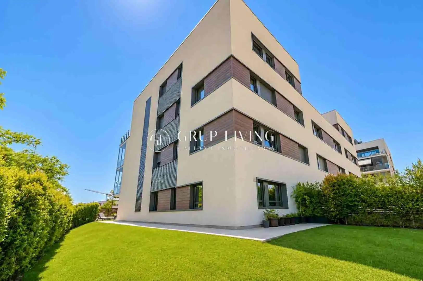 Vista exterior de Piso de alquiler en Sitges con Calefacción, Jardín privado y Terraza