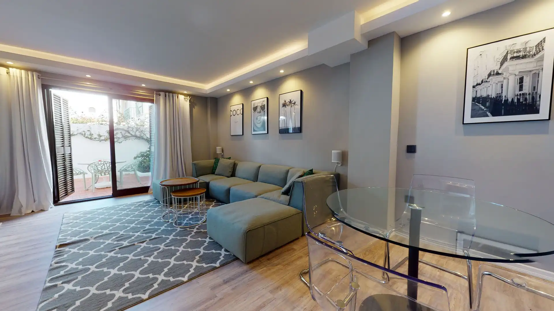 Sala de estar de Casa adosada de alquiler en Estepona con Aire acondicionado, Calefacción y Terraza