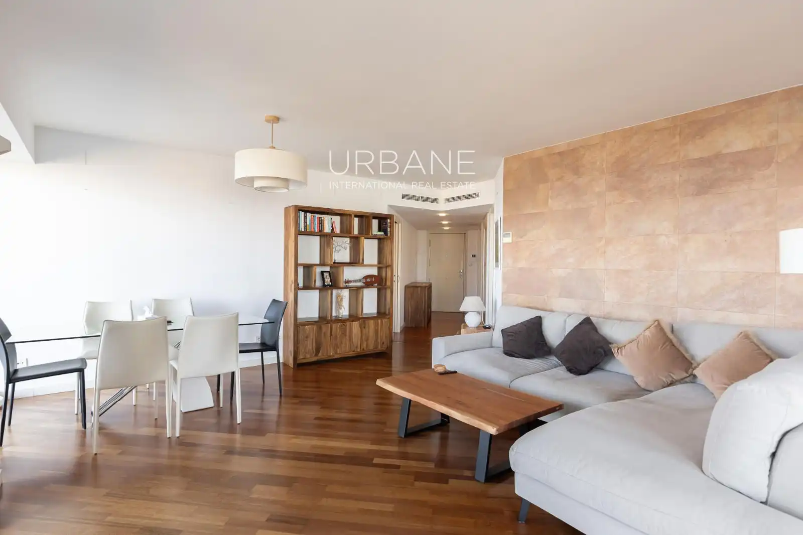 Sala de estar de Ático de alquiler en Barcelona con Aire acondicionado, Calefacción y Amueblado