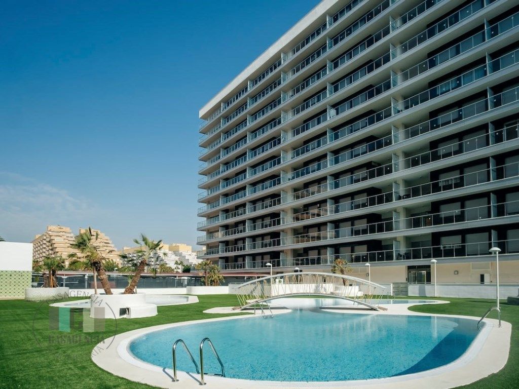Piscina de Apartament en venda en Oropesa del Mar / Orpesa amb Aire condicionat, Jardí privat i Terrassa