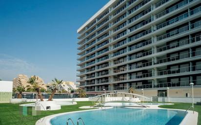 Piscina de Apartament en venda en Oropesa del Mar / Orpesa amb Aire condicionat, Jardí privat i Terrassa