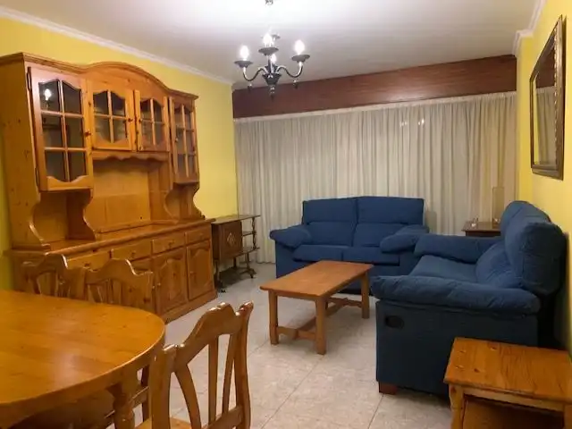 Sala d'estar de Pis de lloguer en Narón amb Calefacció, Parquet i Terrassa