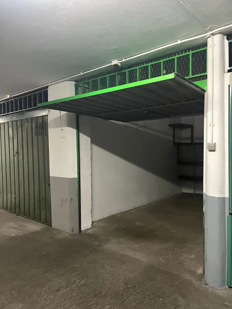 Garage for rent in Camargo