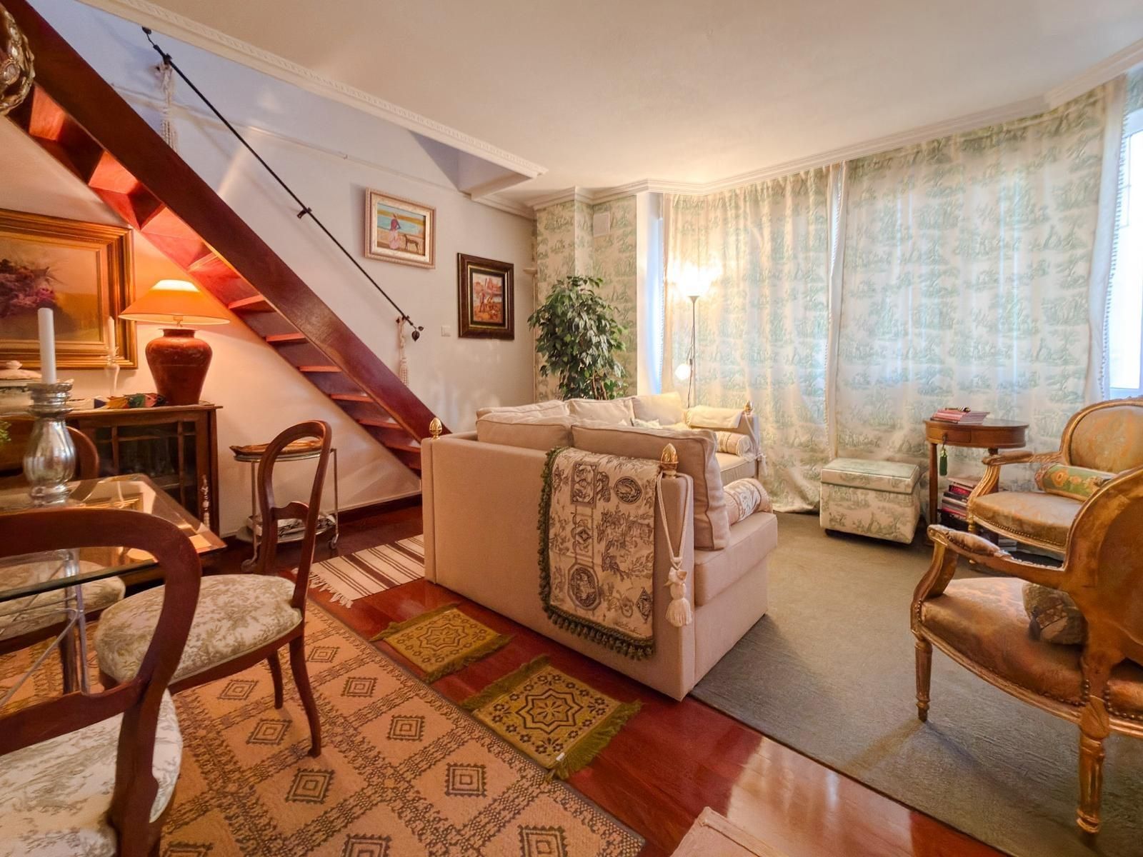 Sala de estar de Dúplex en venta en Bárcena de Cicero con Calefacción, Jardín privado y Piscina comunitaria