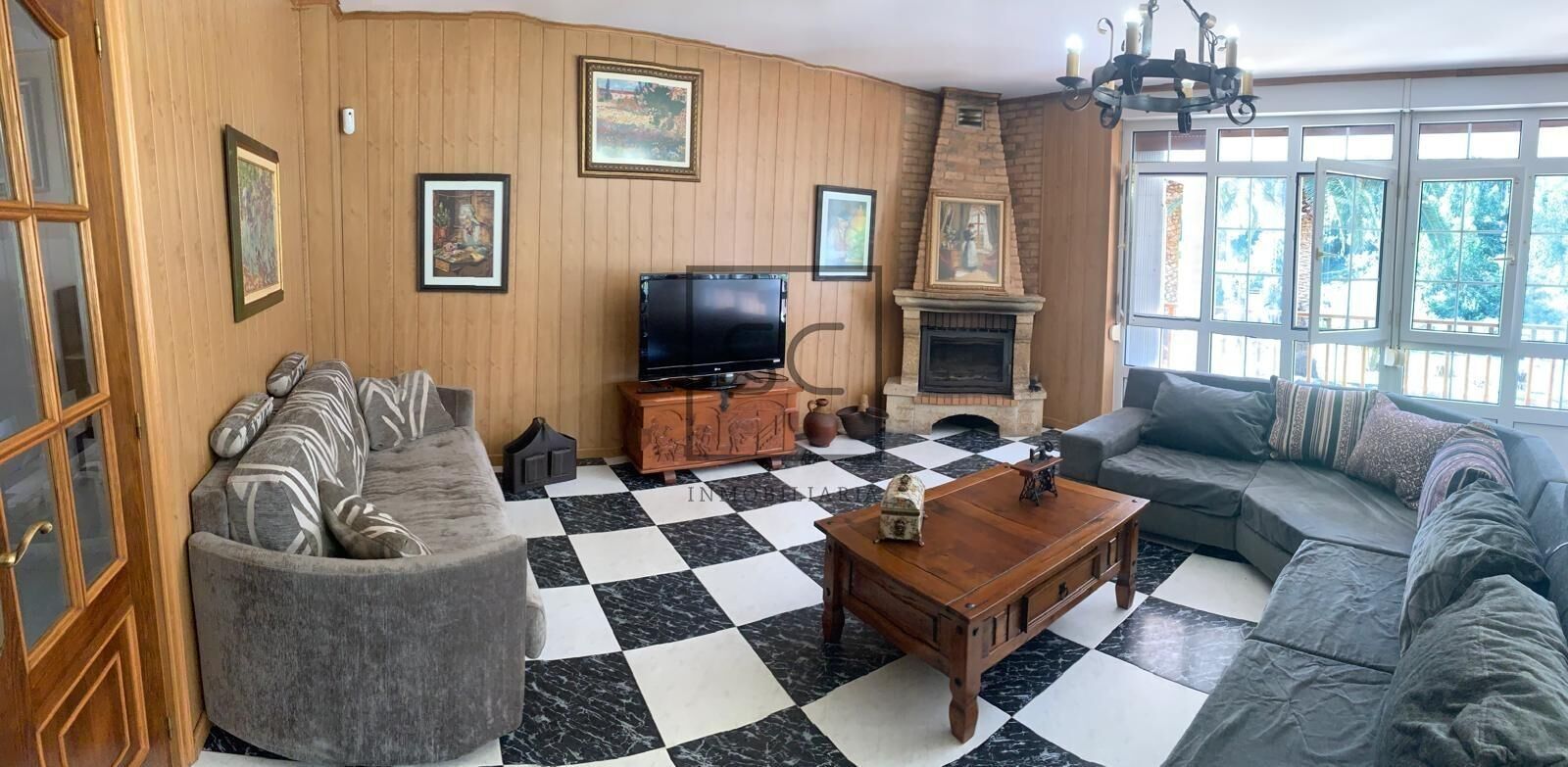 Sala d'estar de Casa o xalet en venda en Ferrol amb Calefacció, Jardí privat i Traster