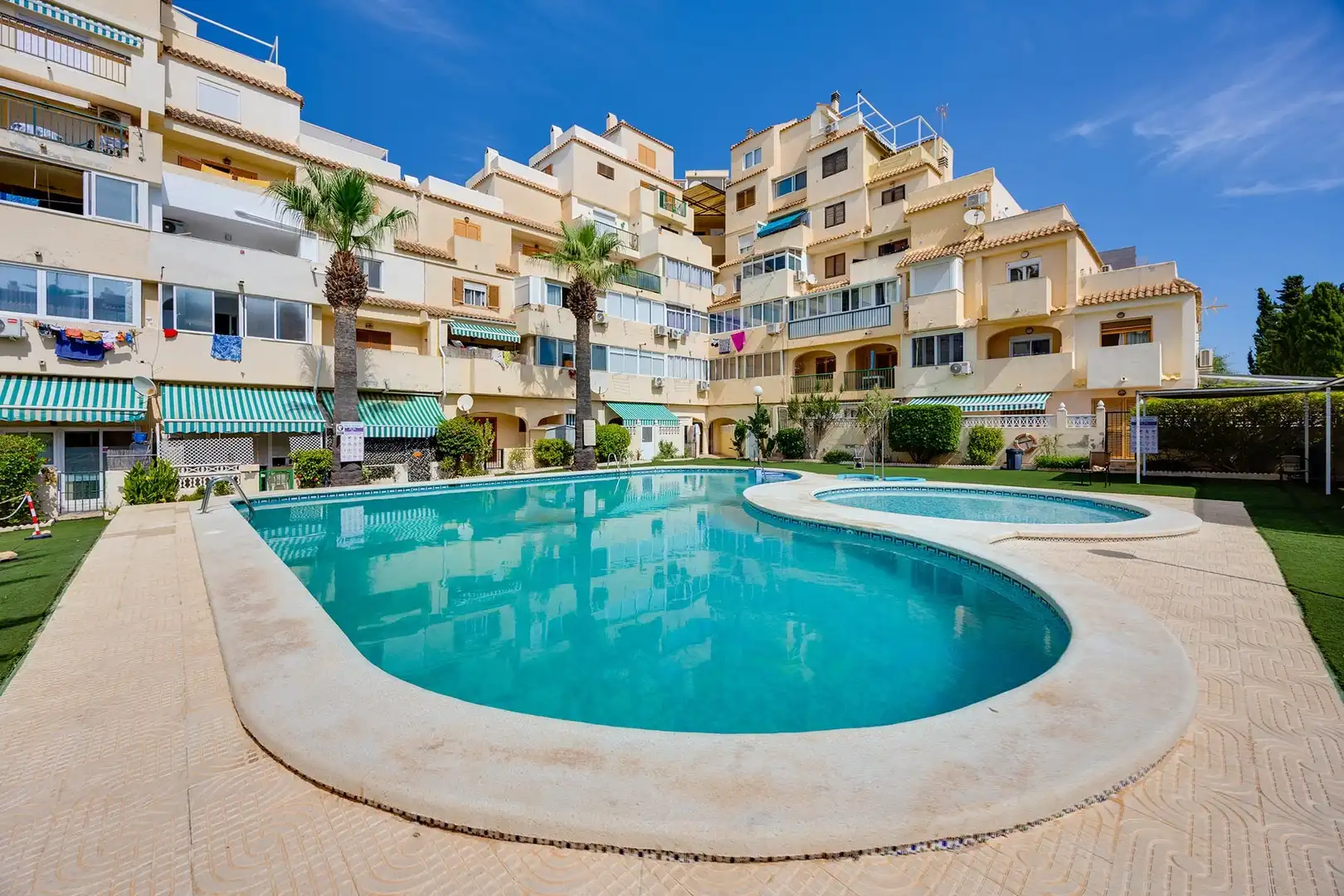 Exterior view of Apartments for sale in Torrevieja  with Air Conditioner, Balcony and Community pool