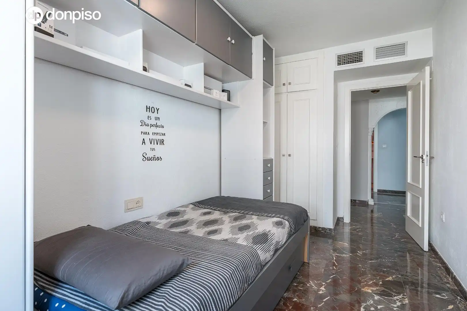 Habitación de Piso en venta en Granada con Aire acondicionado, Calefacción y Terraza